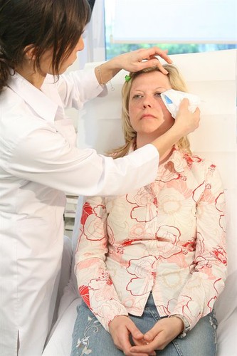 GABINET DERMATOLOGI ESTETYCZNEJMELITUS UL GWIAZDZISTA 5B / 23ZABIEG BOTOXWARSZAWA 25 04 2007FOT TOMASZ OZDOBA