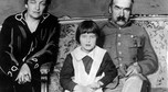 Romanse, którymi żyła opinia publiczna: Józef Piłsudski i Aleksandra Szczerbińska (na zdjęciu Józef Piłsudski z żoną Aleksandrą i córką Jadwigą w 1926 r.)