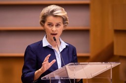 Von der Leyen: KE autoryzowała szczepionkę przeciwko COVID-19 firmy Moderna