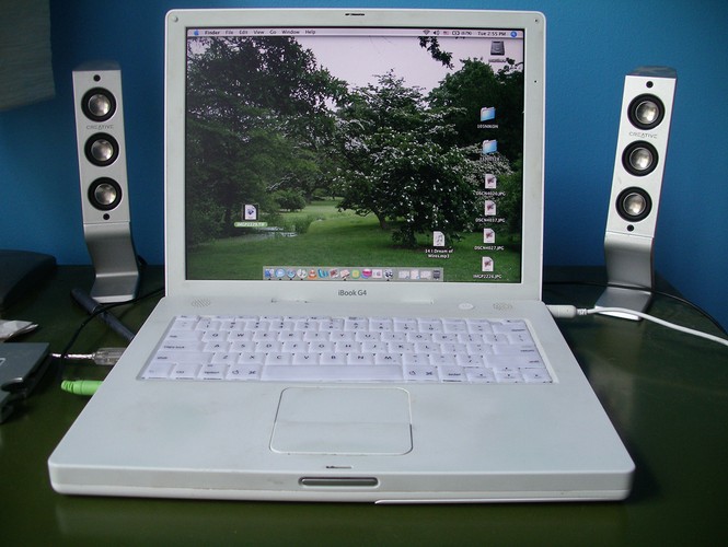 iBook G4 - 2003. Fot. Flickr/rutlo