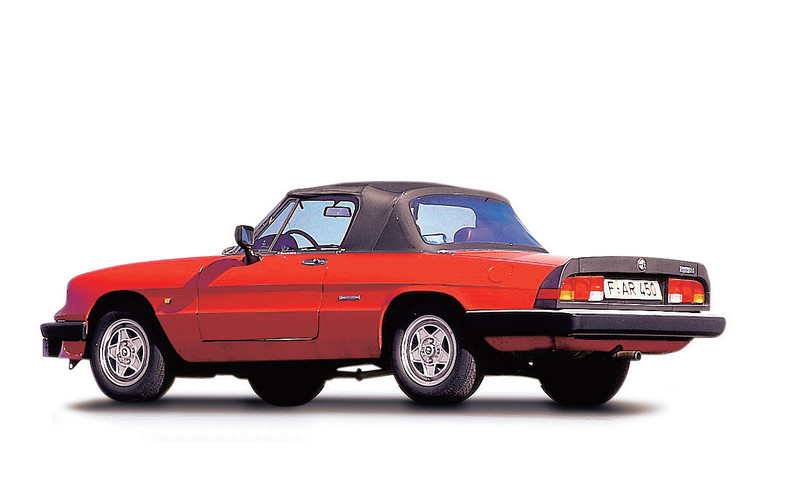 Alfa Romeo Spider kontra Mazda MX-5