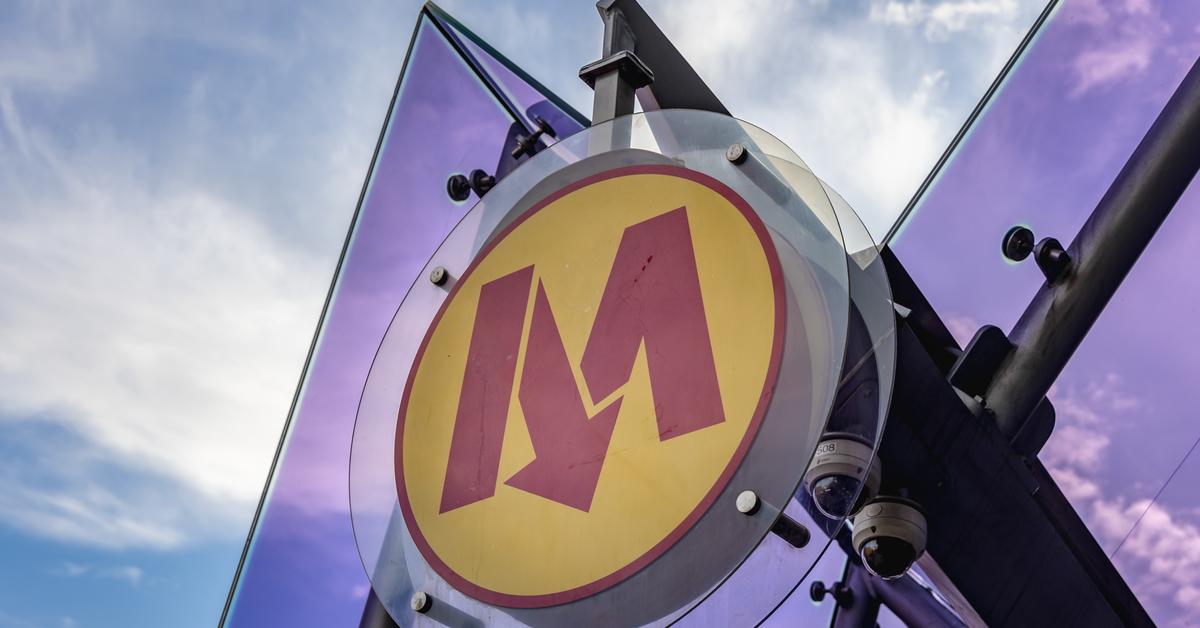 Zaskakujący widok w warszawskim metrze. Woda zalewa nowe stacje