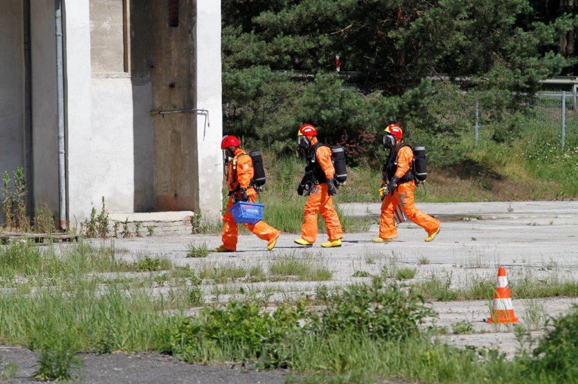 Zbiorniki z odpadami 50 tys litrów w Dąbrowie koło Opola.