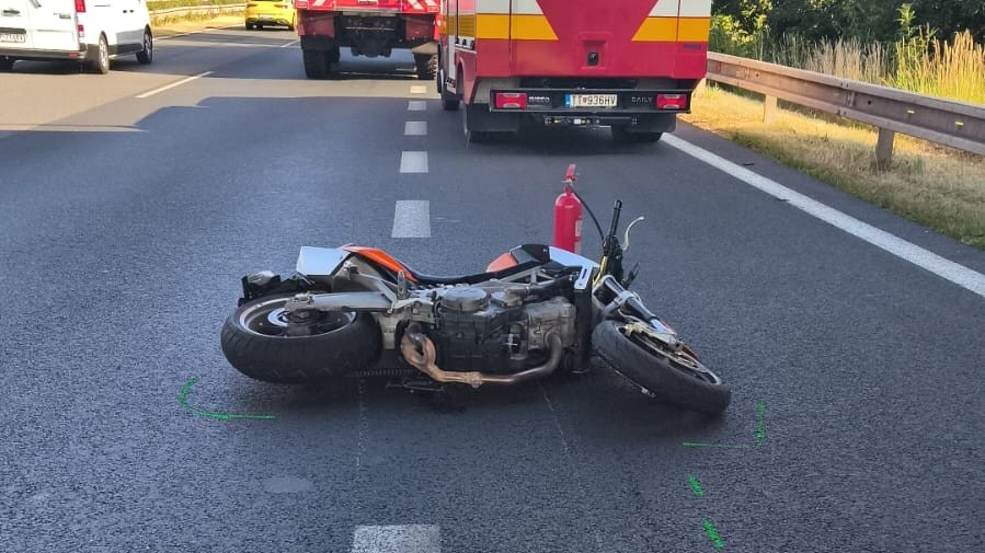 Na D2 pri výjazde Kúty sa stala nehoda.