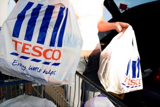 Tesco funduje premie wiernym klientom