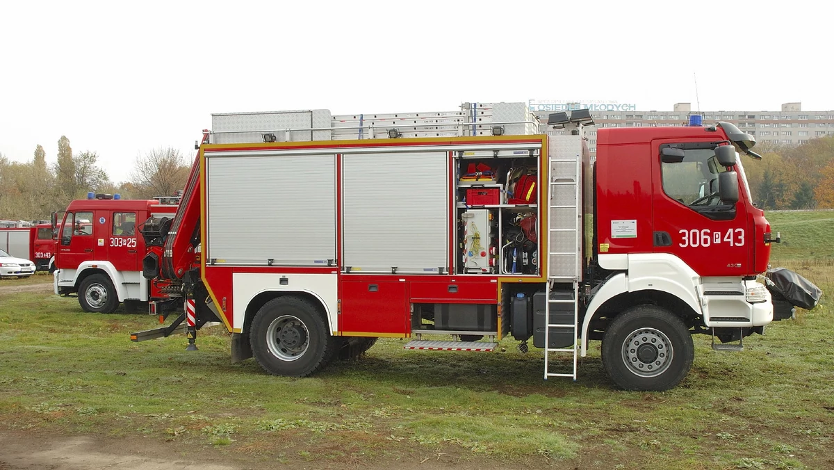 Pożar wybuchł w domu jednorodzinnym w Mysłowicach. W wyniku zdarzenia zginął mężczyzna, a drugi został ranny. Teraz przyczyny pożaru zbada policja - informuje RMF FM.