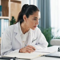 Meg lehet kérni az orvost, hogy ne töltsön fel az EESZT-be semmit? Az orvos válaszol