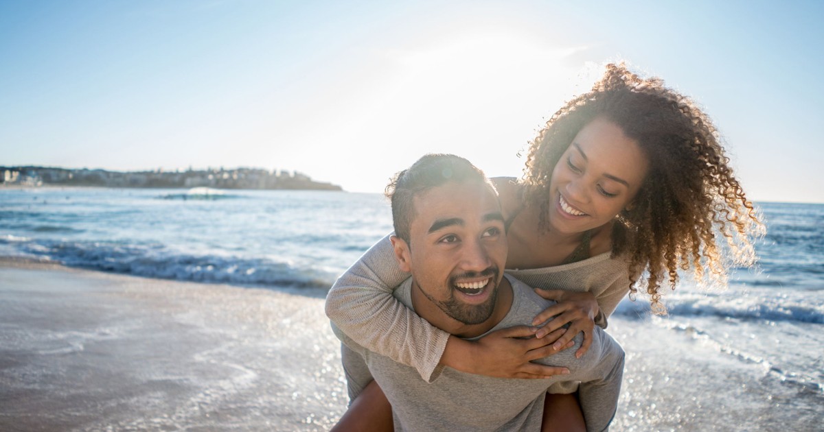 Valentine's Day photoshoot ideas for couples - Vimarsana News