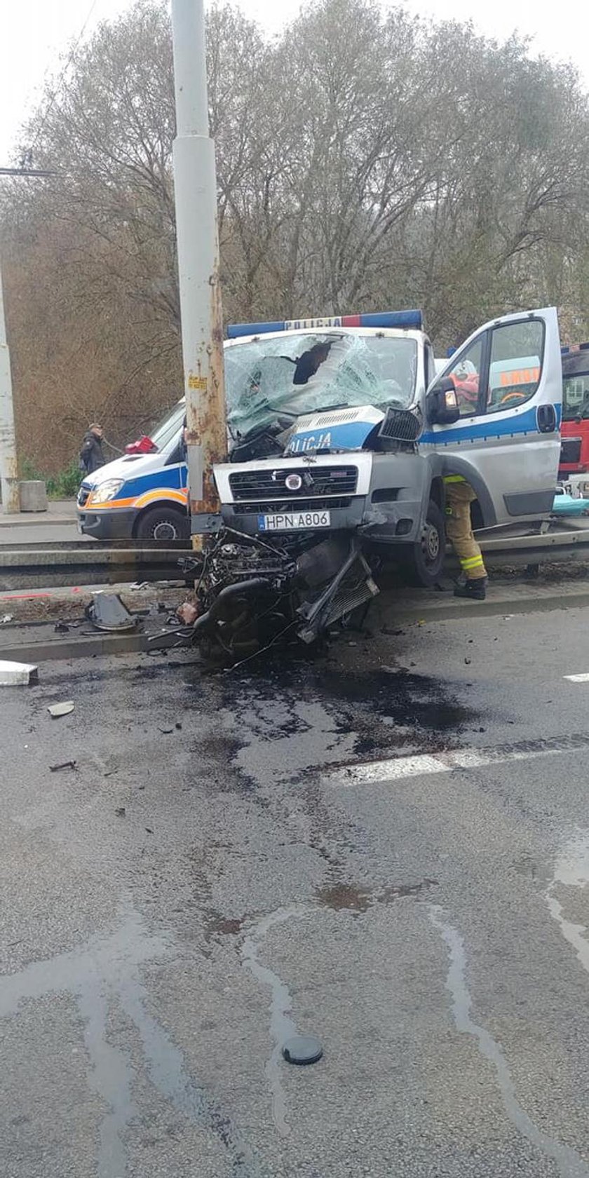 25-letni policjant walczy o życie po wypadku w Gdyni. Prokuratura wszczęła śledztwo