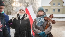 Afera w sprawie krzyża i lincz na nauczycielce. "Minister Nowacka poniosła klęskę, jeśli chodzi o obronę nauczycieli"