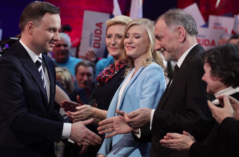 Andrzej Duda pokazał żonę żonę i córkę