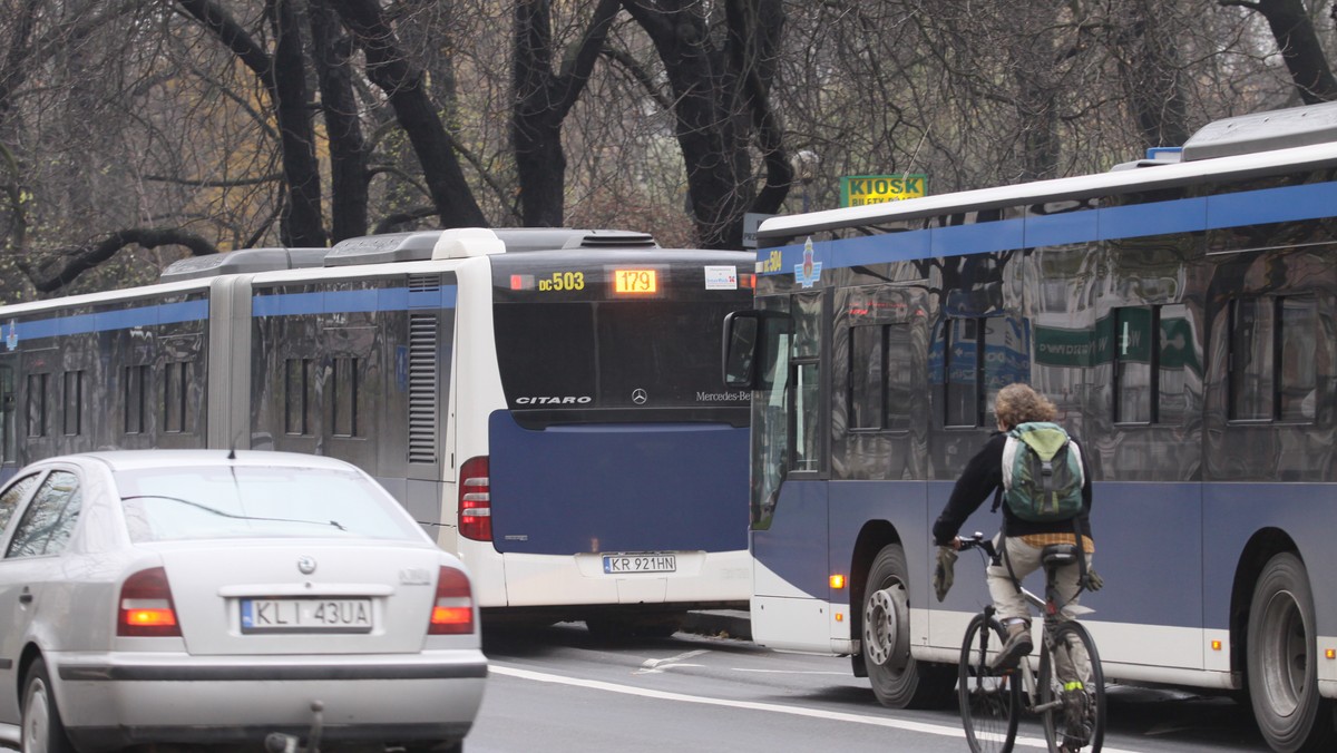 Kraków: utrudnienia w Alejach Trzech Wieszczów