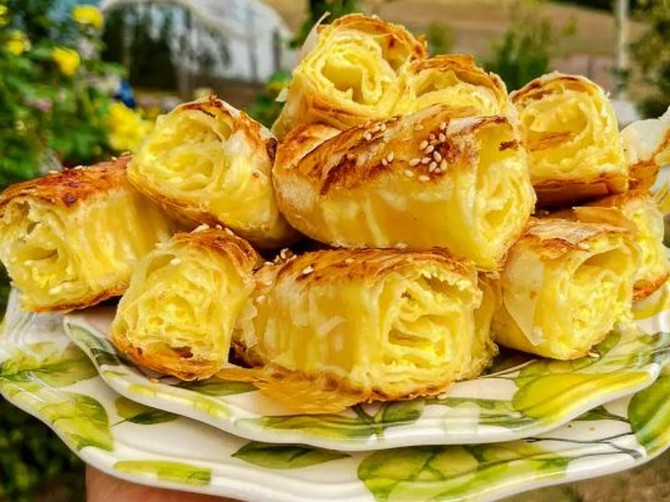 Pita sa sirom i susamom, mekana kao duša i savršeno hrskava: Recept Dragice Marković svi traže