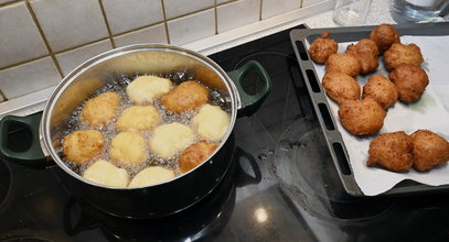 Błyskawiczne pączki twarogowe – najprostsze na świecie! Zrobisz je w pół godziny