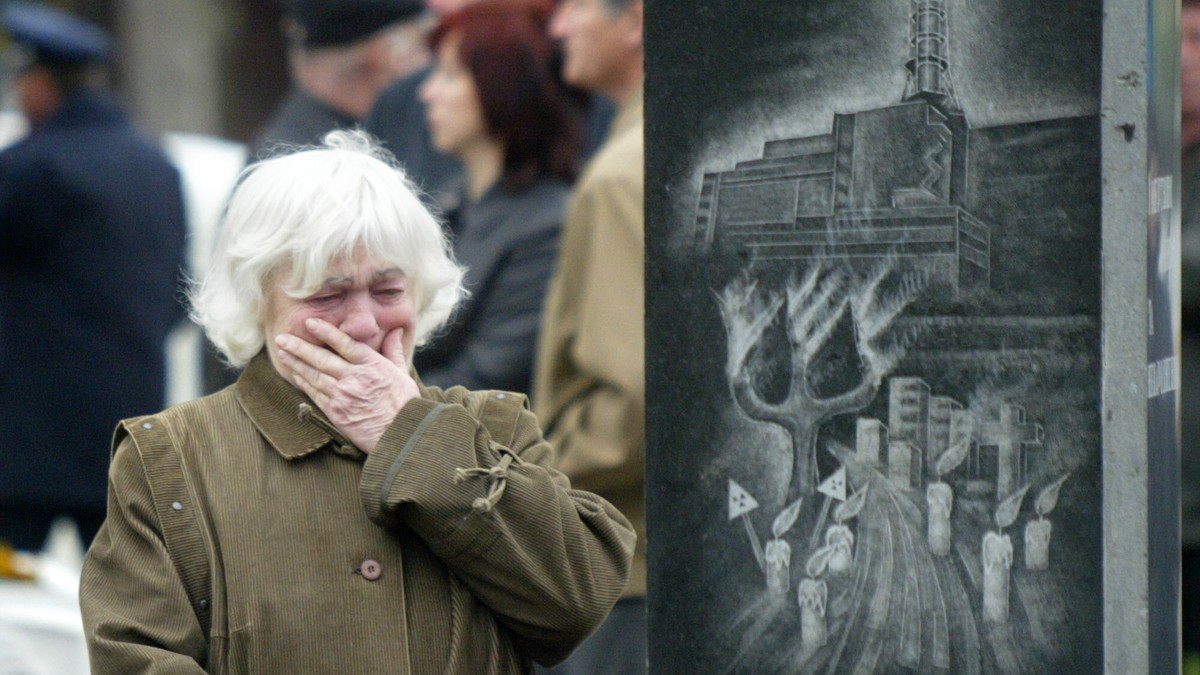 NOĆ KADA JE ATOM IZMAKAO KONTROLI! Kobna greška, sovjetska laž i žrtva likvidatora koja je SPASILA EVROPU: Hronologija pakla u Černobilju