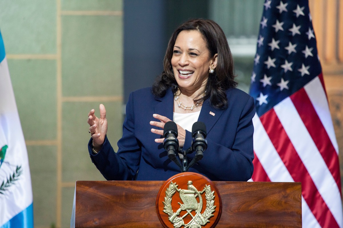 Kamala Harris stała się memem - ocenia "The Economist". Daje jej to wiele korzyści w kampanii prezydenckiej.