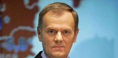 Tusk: O. Rydzykowi nie spadnie włos z głowy