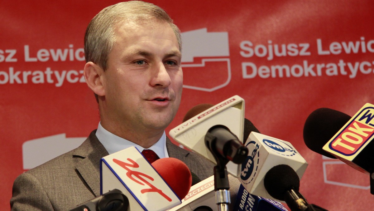 Lider SLD Grzegorz Napieralski oczekuje od szefa sejmowej komisji ds. służb specjalnych Janusza Krasonia (SLD) wyjaśnień w związku z jego stanowiskiem, że nie było nieprawidłowości w stosowaniu technik operacyjnych wobec dziennikarzy w latach 2005-2007.