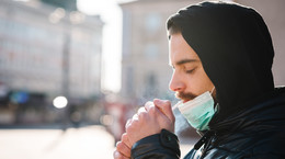 Czy palacze przechodzą ciężej zakażenie koronawirusem?