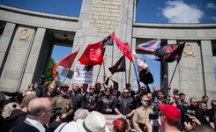 Nocne Wilki w Berlinie. Rosyjscy motocykliści świętowali zwycięstwo nad III Rzeszą