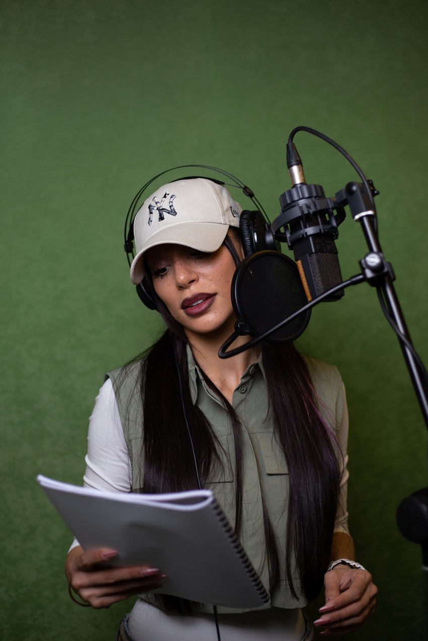 U ulozi zabavnog galeba Skatla, koji veruje da je najbolji izvor informacija za Arijel našla se pevačica Edita Aradinović