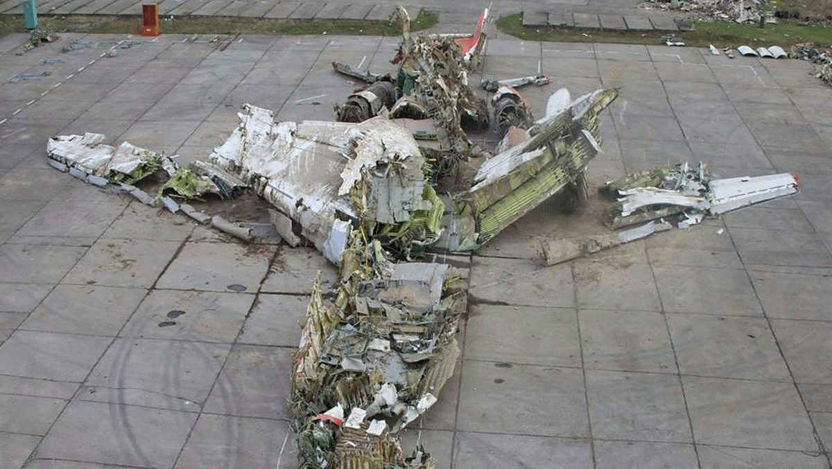 W laboratorium kryminalistycznym specjalnej komórki karabinierów do spraw analiz naukowych (RIS) od lata zeszłego roku trwa badanie próbek materiałów zebranych w miejscu katastrofy prezydenckiego samolotu Tu-154 pod Smoleńskiem. Badania objęte są tajemnicą.