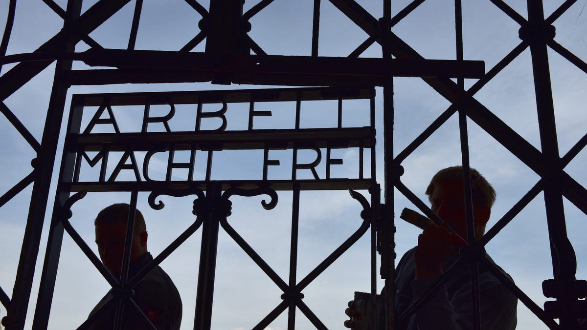 Biskupi z Niemiec i Polski upamiętnili ofiary zamordowane w czasie wojny przez nazistów w niemieckim obozie koncentracyjnym Dachau. Uroczystość odbyła się w 70. rocznicę wyzwolenia znajdującego się pod Monachium obozu przez żołnierzy USA.