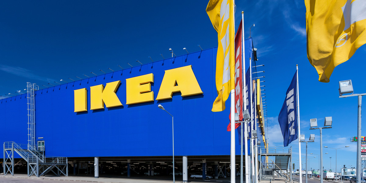 Kioski umożliwiają klientom samodzielne zamawianie oraz dokonywanie płatności za produkty IKEA Food. 