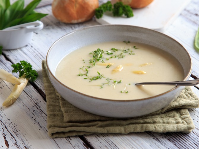 Recept za belu čorbu na kafanski način: Tajna je u jednom sastojku