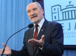 Macierewicz o immunitecie: Boją się prawdy o Smoleńsku
