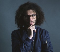 'Wiem, że Syryjczyk, uchodźca, poeta to seksi temat. A do tego wojna' [#RigamontiRazy2]