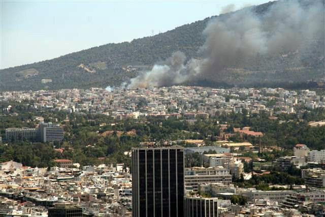 Galeria Grecja - Ateny - pożar zaczyna się niewinnie, obrazek 1