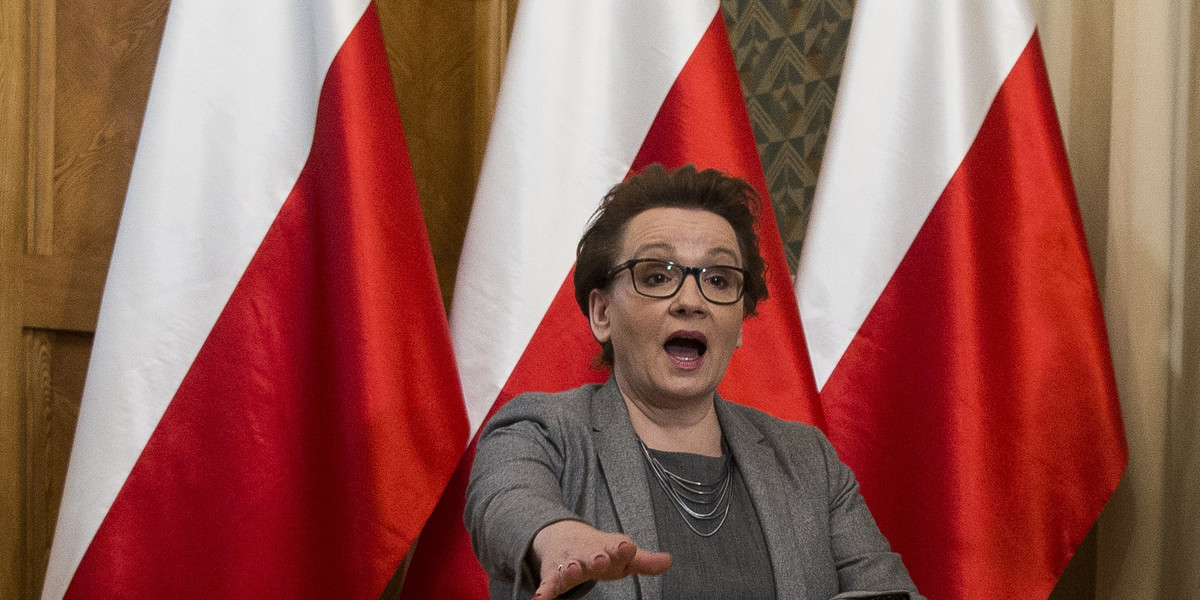 Minister Zalewska obiecuje, że w zreformowanej szkole podstawowej będą darmowe podręczniki