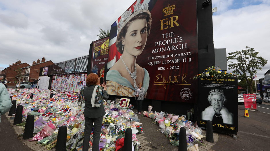 Mural zadedykowany królowej Elżbiecie II. Belfast, Irlandia Północna.