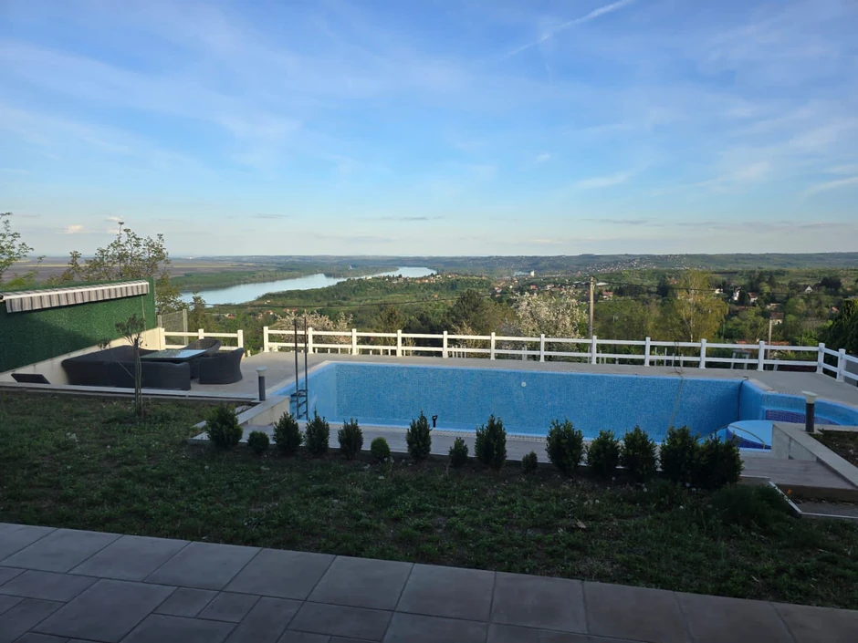 Vila Jovane Jeremić i Dragana Stankovića