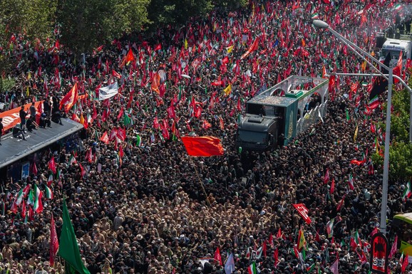POGREBNA POVORKA BI MOGLA DA TRAJE 12 SATI: U toku poslednje pripreme za sahranu Hamneija, iranske vlasti pokušavaju da izbegnu haos iz  1989. godine