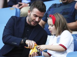 Co na to Victoria? David Beckham robił z córką bardzo nieładne rzeczy na meczu. FOTO