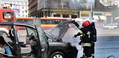 Auto spłonęło w centrum stolicy