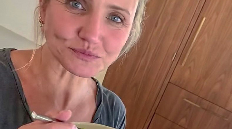 Cameron Diaz salátát készített.