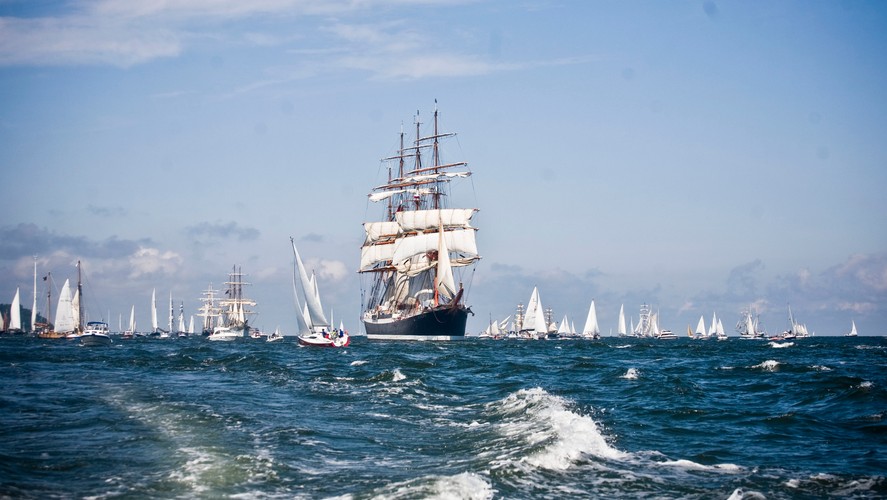 W gdyńskim porcie gościło 106 największych żaglowców świata. Na niedzielę zaplanowano paradę żaglowców na wodach Zatoki Gdanskiej