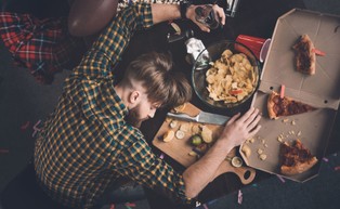 Te dane nie pozostawiają złudzeń: millenialsi są coraz mniej mobilni i samodzielni