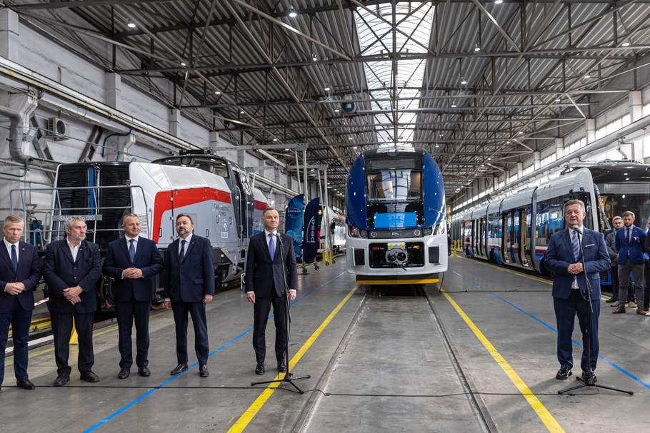 – Jesteśmy spółką w pełni komercyjną, chwilowo w depozycie. Inaczej byśmy się przewrócili. W naszym przypadku nieprawdziwa jest jednak teza, że trzyma nas wyłącznie państwowa kroplówka. Wciąż się rozwijamy – mówi Krzysztof Zdziarski, prezes Pesy.