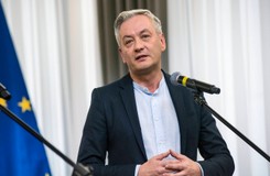 Lewica ma propozycję dla koalicji. Biedroń: Położyliśmy na stole negocjacyjnym...