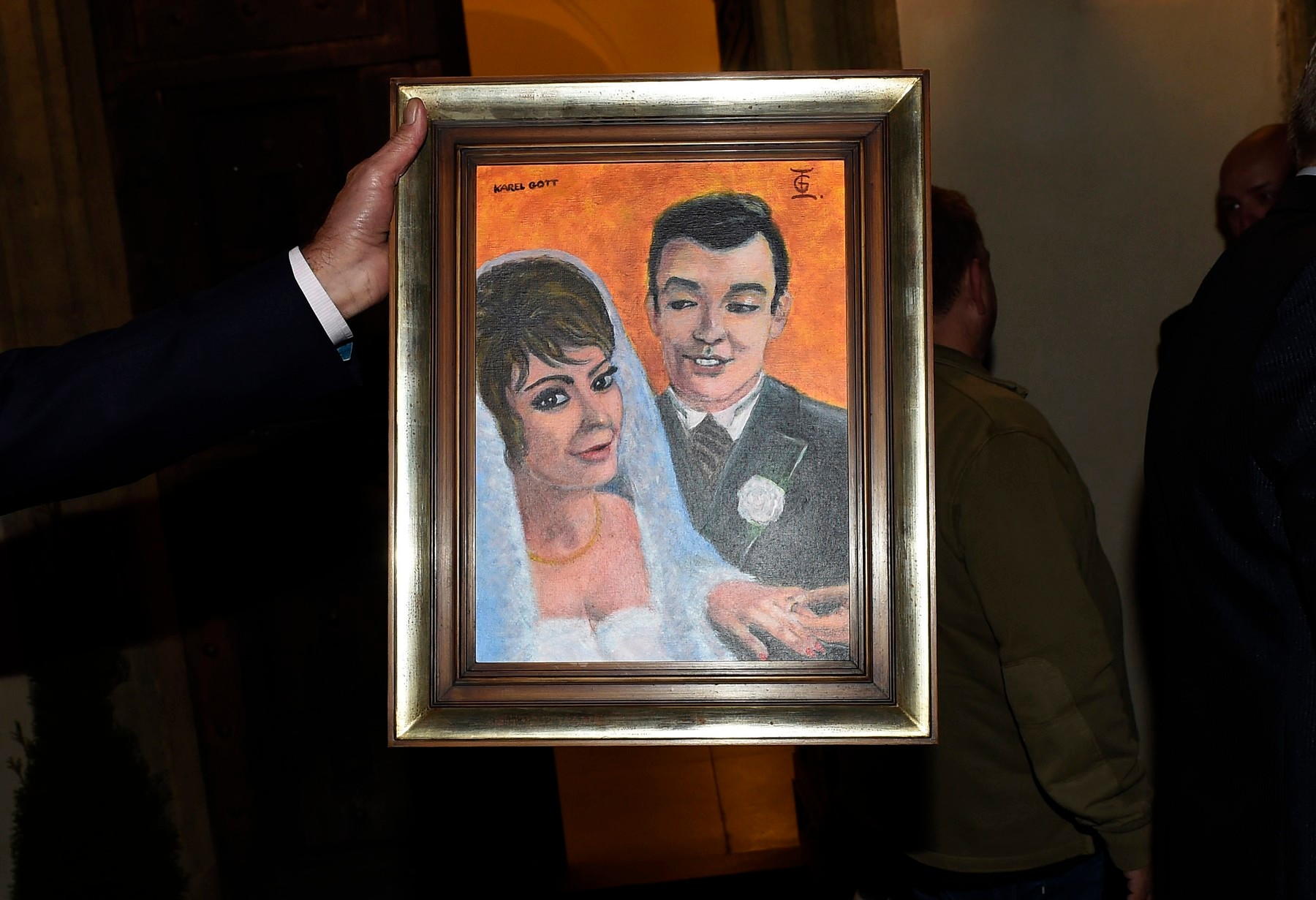 Obraz herečky Jiřiny Bohdalovej a speváka Karla Gotta k príležitosti jej 85. narodenín.