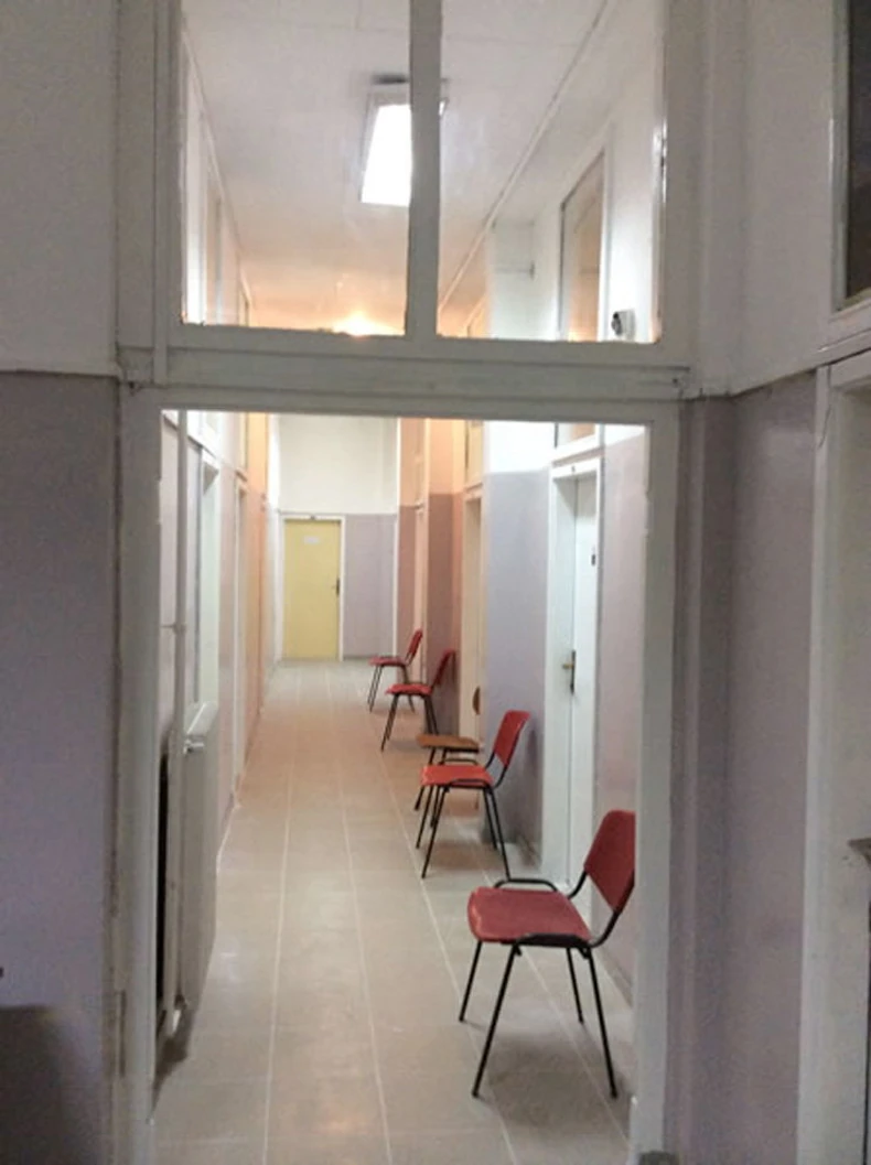 Osveženi zidovi hodnika nakon radne akcije