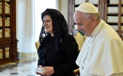 Pierwsza wizyta Szydło w Watykanie. Papież podziękował za Program 500 plus?