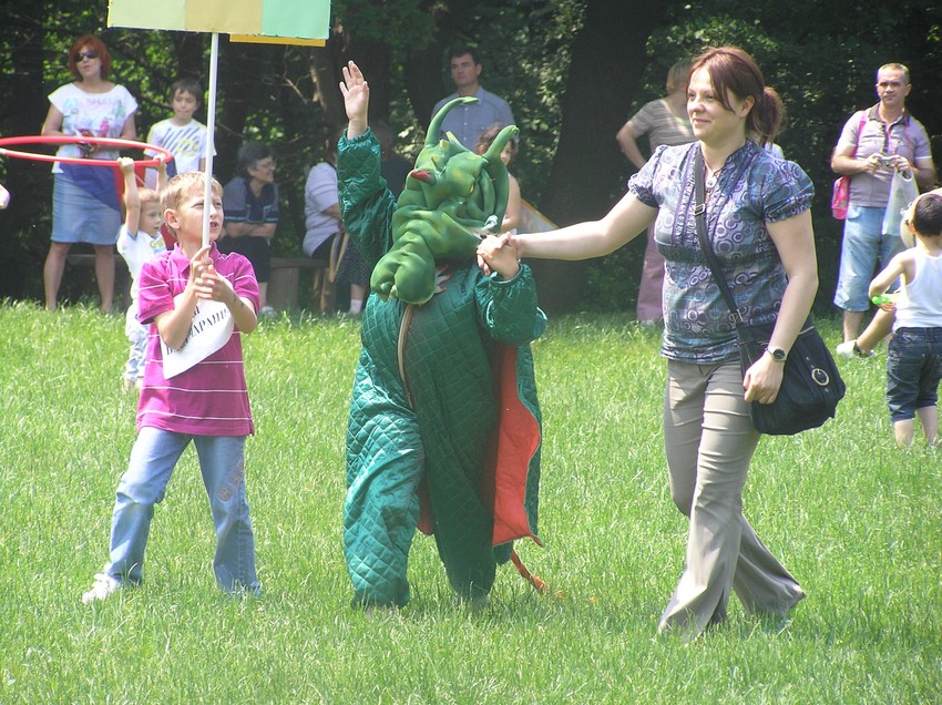 Revijalni deo manifestacije: osnovna škola "Vasa Čarapić"