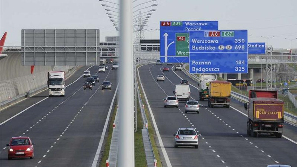 Brylują w mediach, udają osoby wpływowe, ale gdy trzeba coś załatwić dla Krakowa lub Małopolski, to bezradnie rozkładają ręce lub składają puste obietnice. Mowa o naszych parlamentarzystach, którzy nie są w stanie zdobyć ani grosza na najważniejsze inwestycje w mieście i regionie.