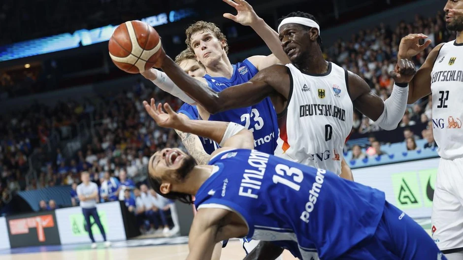 Isak Bonga i Timan (desno) iz Nemačke, Lauri Markkanen (C) i Miika Muurinen iz Finske u | Foto: TOMS KALNINS/EPA/Shutterstock