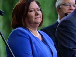 Kobaltem otulona: Anna Komorowska w najmodniejszym kolorze jesieni